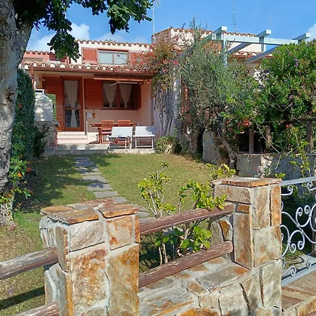 Semesterbostad Villasimius, A 300 Mt Dalla